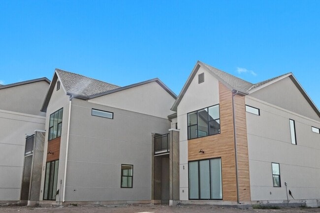 Building Photo - Parkview Townhomes