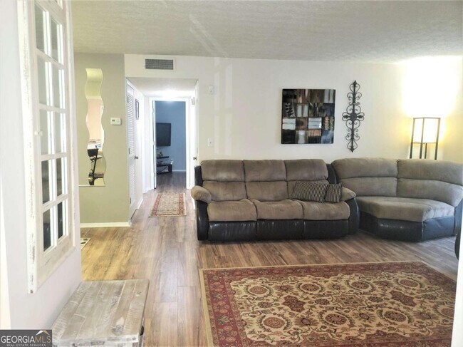 Building Photo - 602 Wynnes Ridge Cir SE