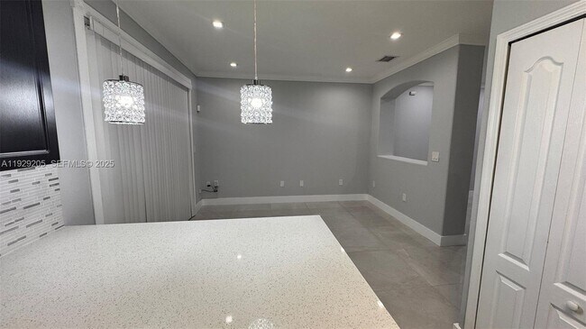 Building Photo - 14962 SW 9th Terrace