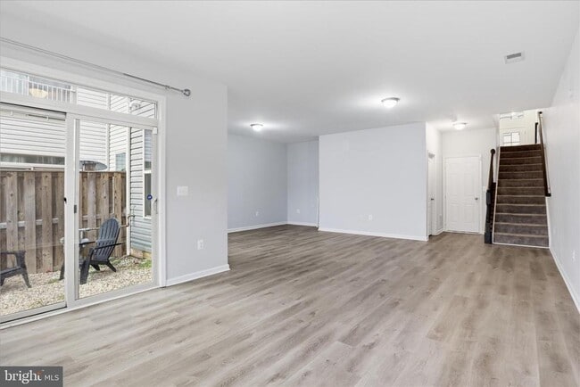 Building Photo - 33 Forge Mill Rd