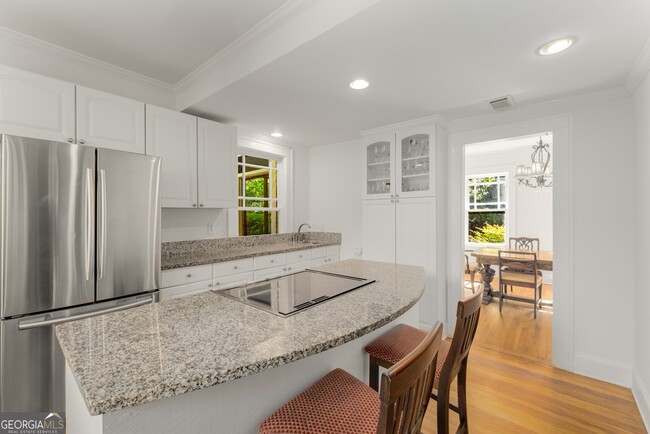 Building Photo - 374 8th St NE