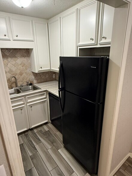 Building Photo - 819 Hardy Springs Cir