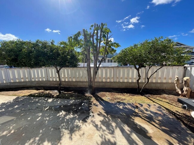 Building Photo - Conveniently Located Single Level Soda Cre...