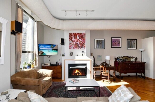 Building Photo - 910 S Michigan Ave