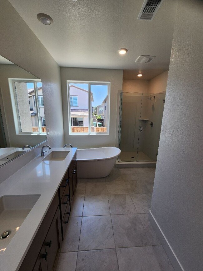 Building Photo - Introducing Your New Dream Home