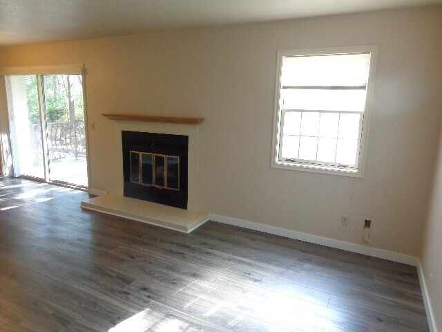 Building Photo - 954 Schneitter Cir