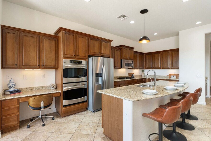 Building Photo - 2253 W River Rock Trail