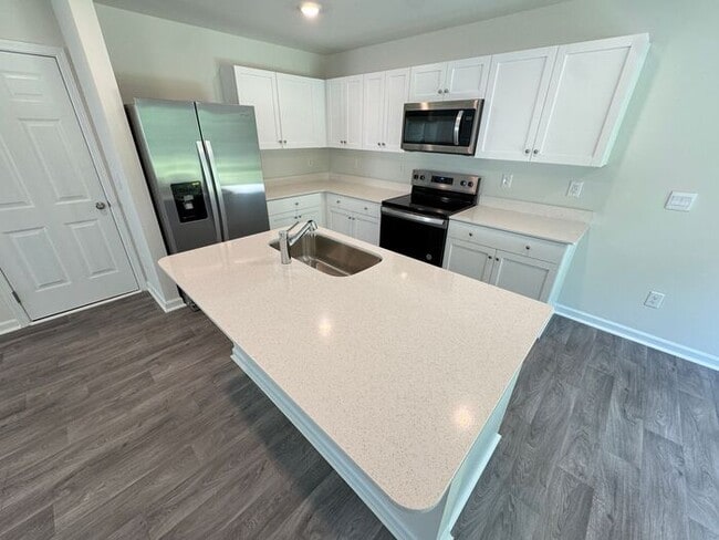 Building Photo - NEW 3-Bed Home with Open Layout & Garage