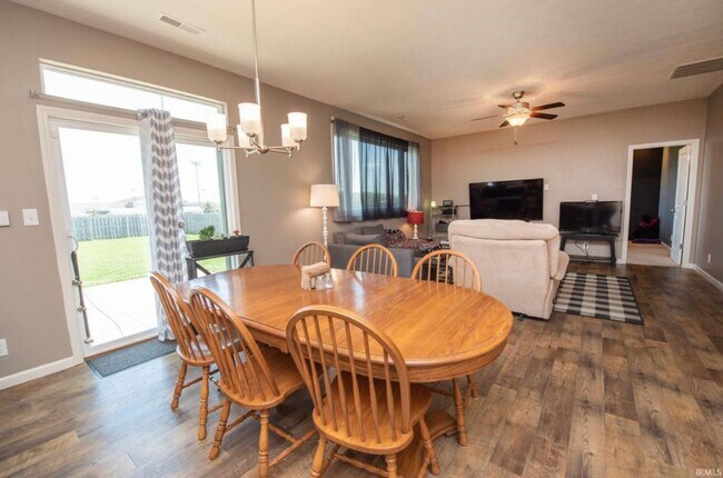 Building Photo - Beautiful Ranch Home with Open Floor Plan, Private Backyard & Luxurious Primary Suite