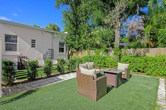 Building Photo - 1862 6th St