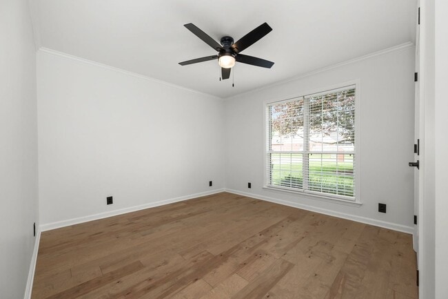 Building Photo - Black Fox Crossing Townhome