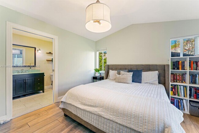 Building Photo - 1536 Salerno Cir