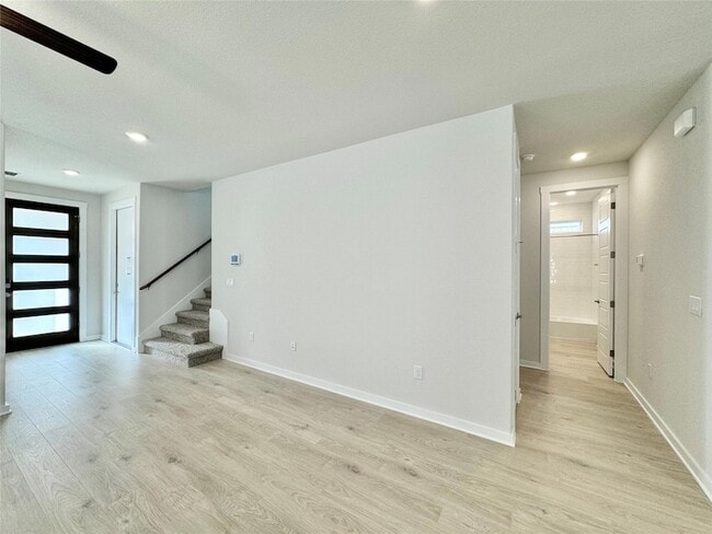 Building Photo - 404 Tinto St