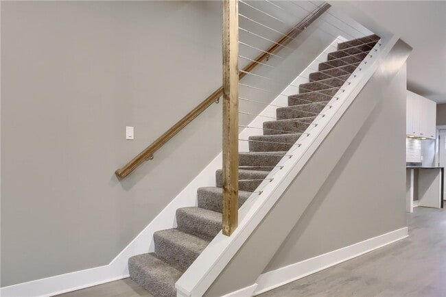 Building Photo - 5619 Hays St