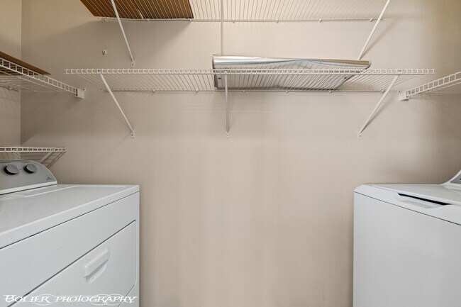 Building Photo - 470 Turtleback Rd