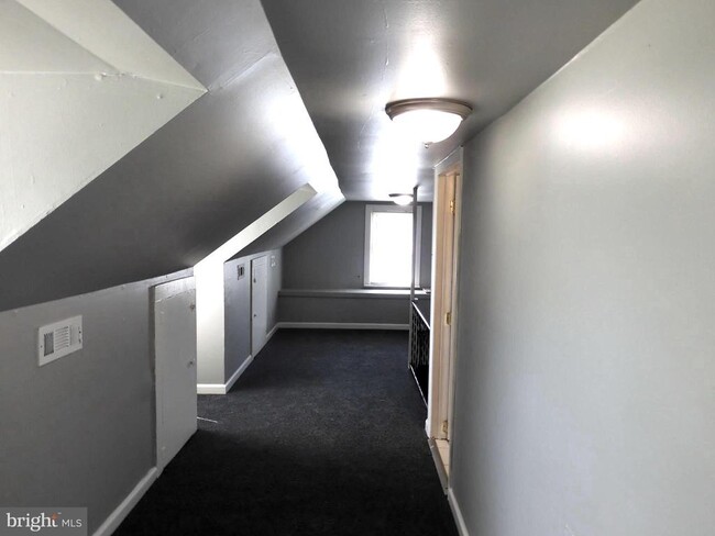 Building Photo - 8220 Cornwall Rd