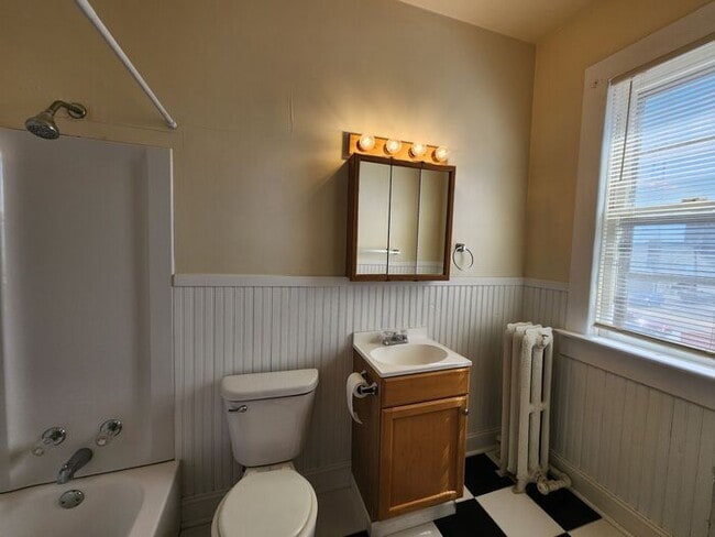 Building Photo - Close to ISU - 1 Bedroom - Gas, Water & Se...