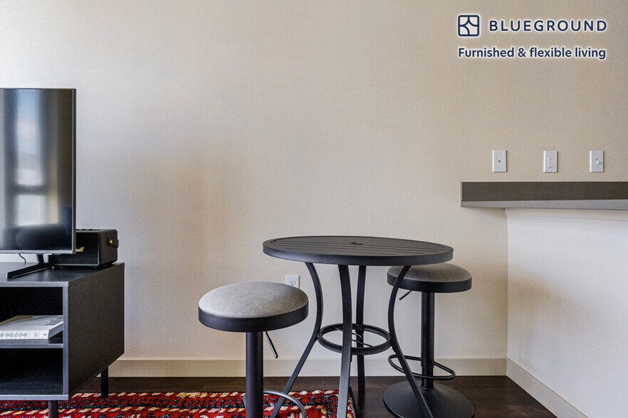 Building Photo - 1414 10th Ave