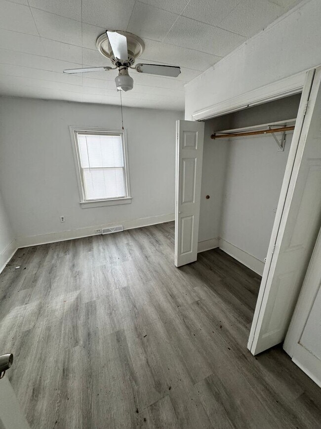 Building Photo - 3 bed 1.5 bath house near Church Hill