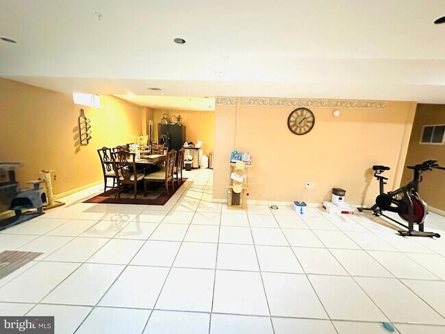 Building Photo - 17816 Singh Ct