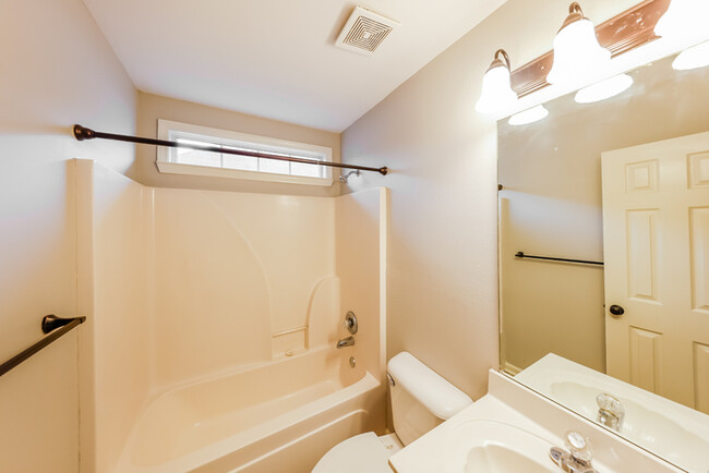 Building Photo - 349 Camden Cove Cir