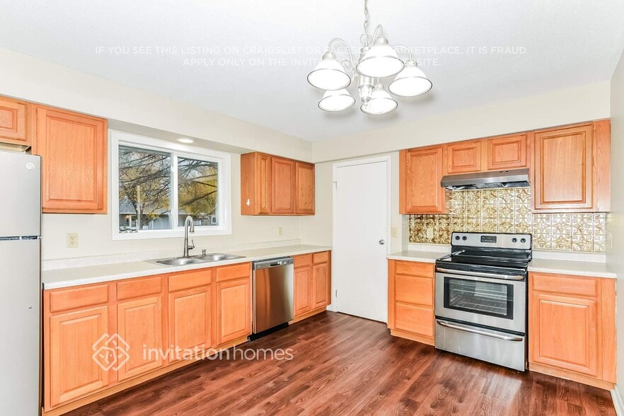 Building Photo - 944 Beacon Ln