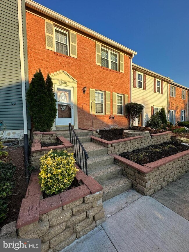 Building Photo - 6930 Hamilton Ct