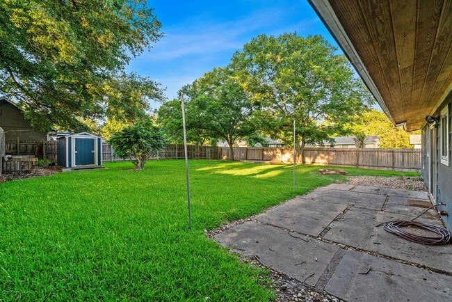 Building Photo - 508 Harway Ct