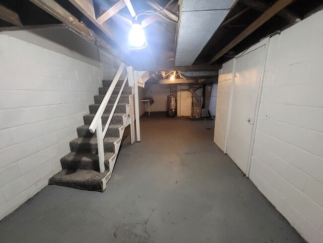 Building Photo - Newly renovated 3 bedroom house in Brookli...
