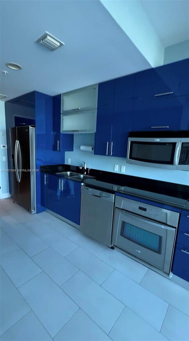 Building Photo - 60 SW 13th St