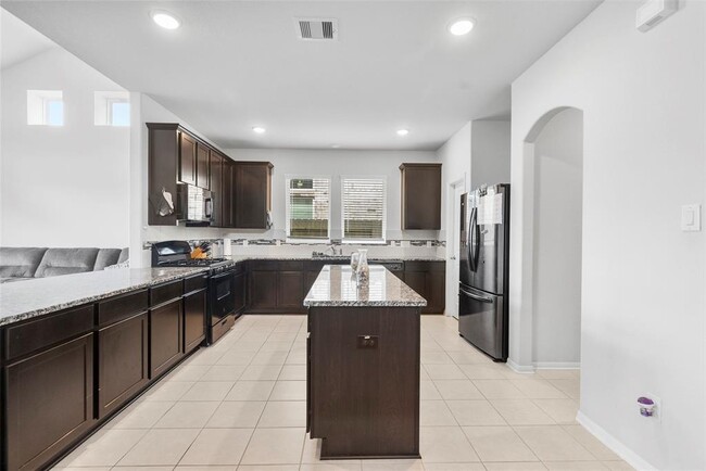 Building Photo - 2405 Bayrose Dr