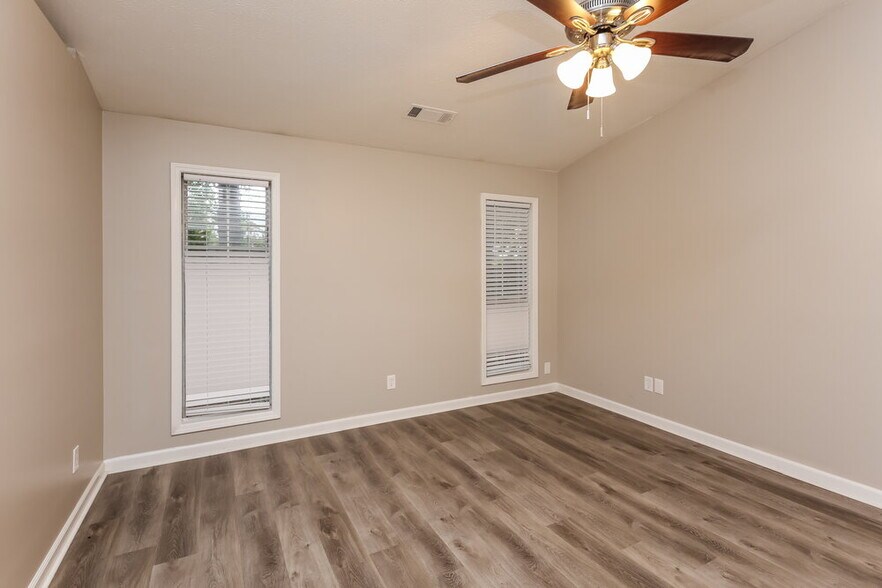 Building Photo - 1394 Luther Way