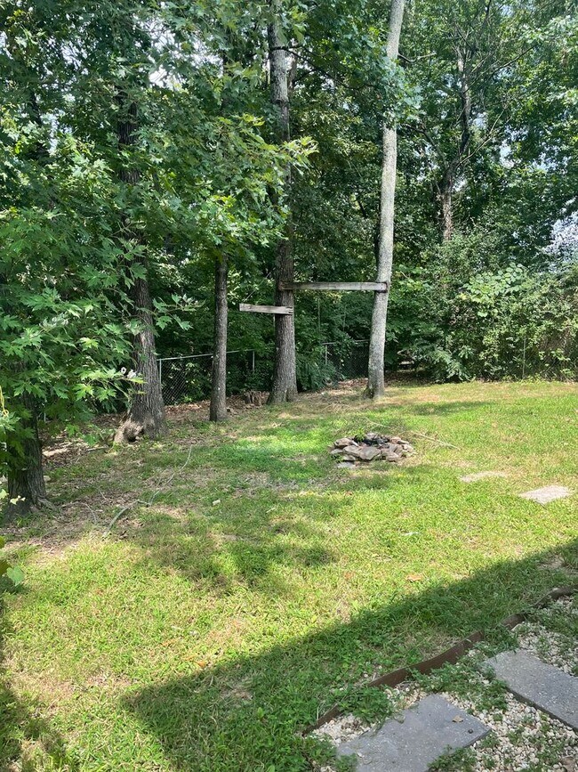 Building Photo - Gorgeous 3 bedroom 2.5 bath home in Farrag...