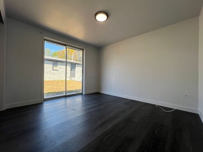 Building Photo - 9316 Grandfield Rd