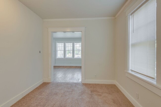 Building Photo - Charming 3-Bedroom Gem in the Heart of Syl...