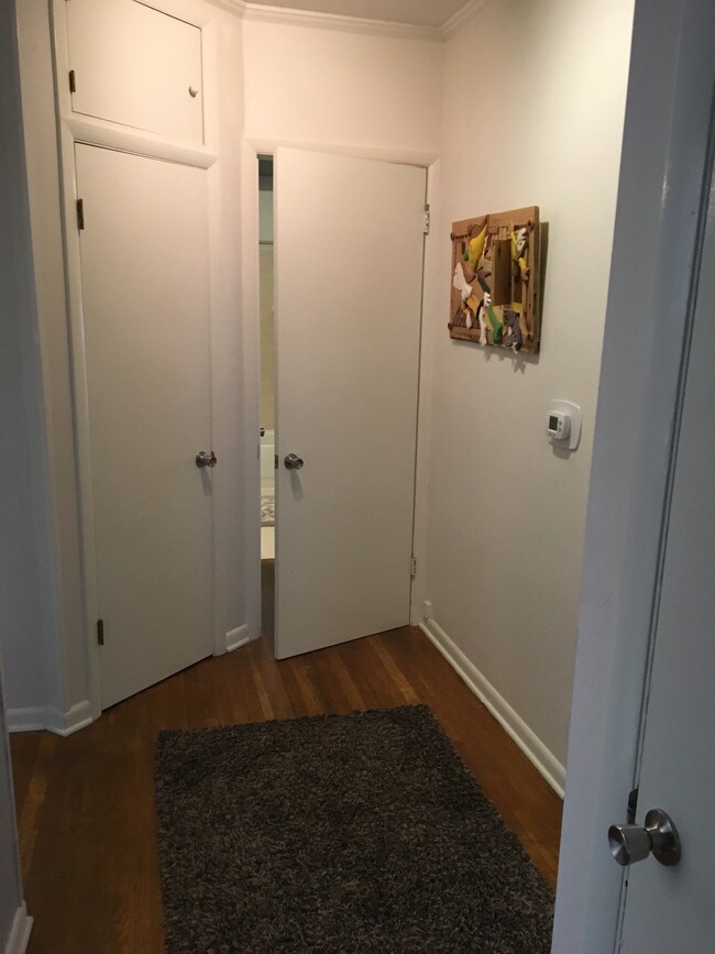 Building Photo - 1027 Cherokee Rd