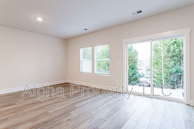 Building Photo - 206 Round Back Wy