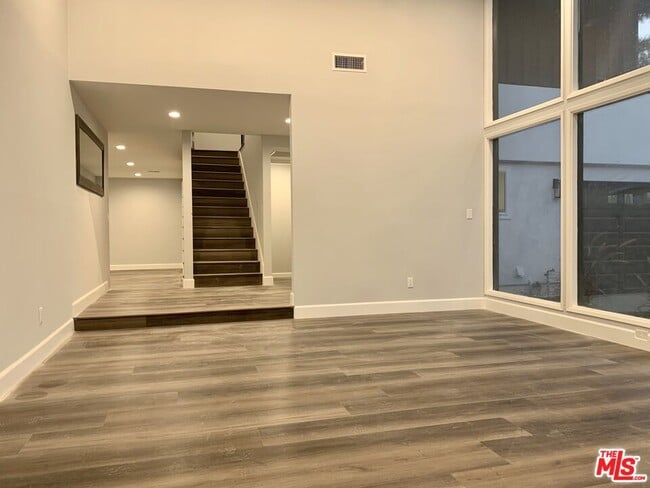 Building Photo - 22700 Flamingo St