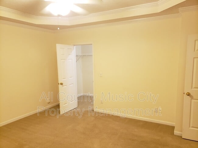 Building Photo - 905 Weatherside Ct