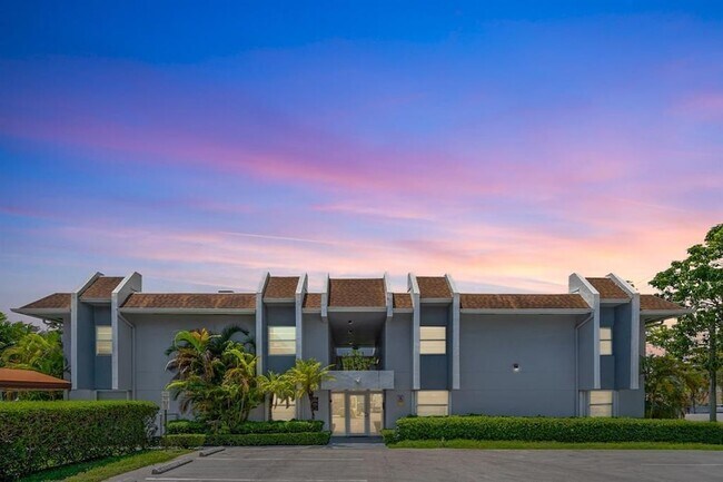 Building Photo - 9227 SW 87th Ave