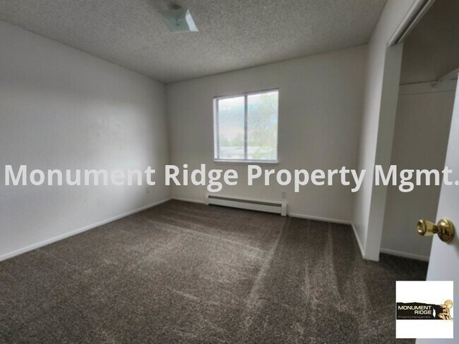 Building Photo - Available Now! Remodeled 2 bed 1 bath Upst...