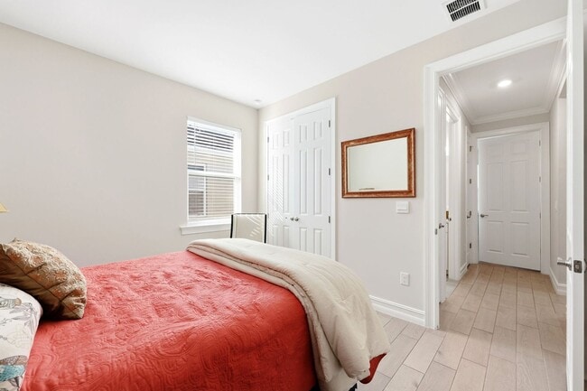 Building Photo - Resort living at The Seasons of Bonita