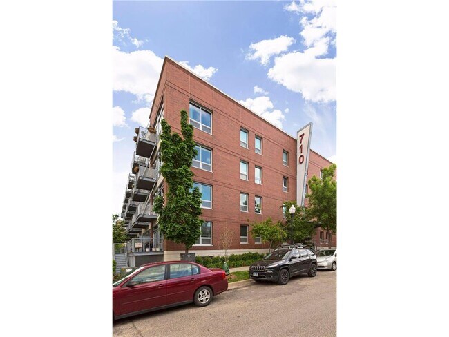 Building Photo - 710 N 4th St