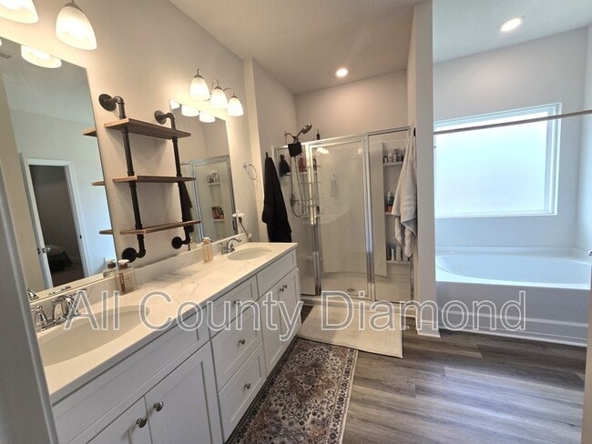 Building Photo - 4861 Sweetspire Dr