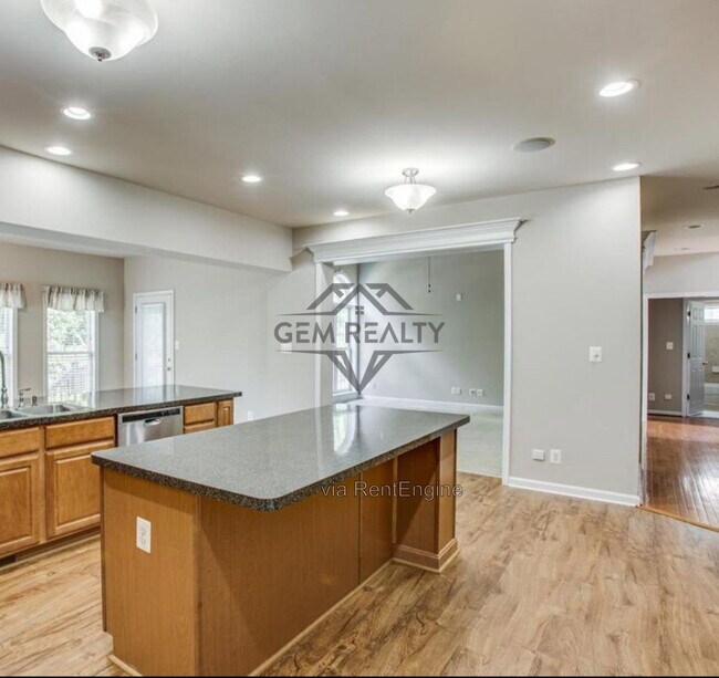 Building Photo - 10410 Silver Creek Ct