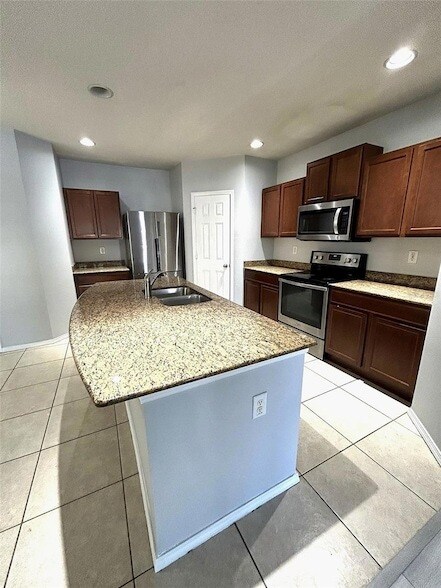 Building Photo - 4714 Chatterton Way