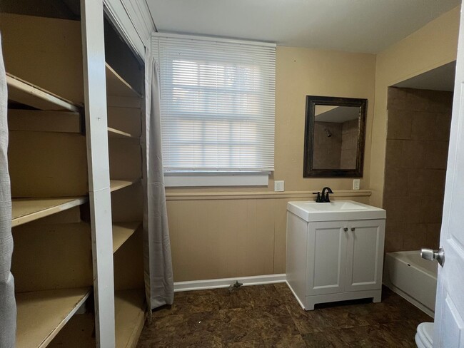 Building Photo - Home for Rent in Montgomery