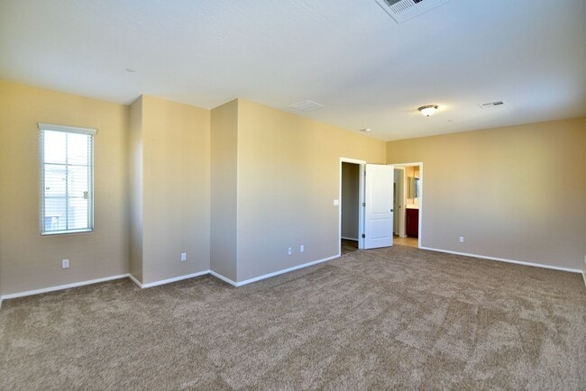 Building Photo - Beautiful 3 Bedroom Henderson Home!