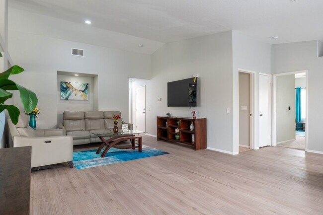 Building Photo - 49780 Jade Way