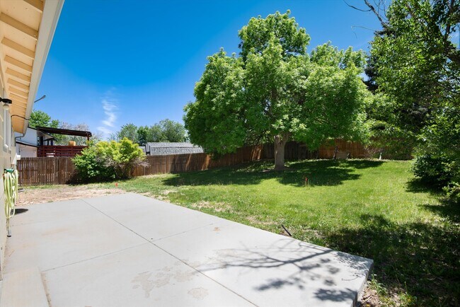 Building Photo - 16176 E Bates Dr